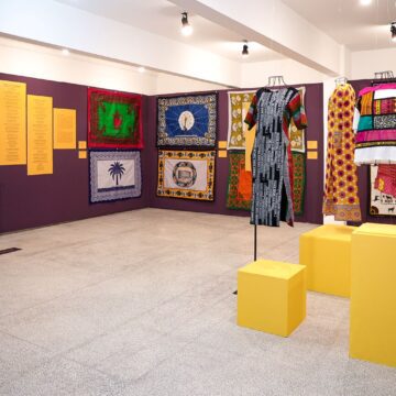 Izložba Kanga_tkanine koje govore_foto Bojan Džodan Simboli emancipacije žena i robova na Svahili obali u Muzeju afričke umetnosti