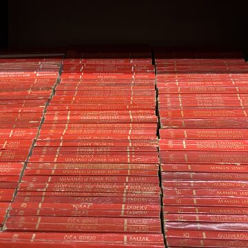 Skroluj kroz knjige, ne kroz TikTok: Antikvarnica Ciproš