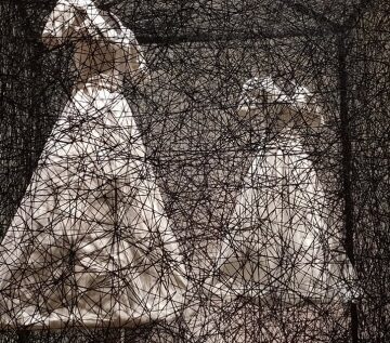 Instalacije-Ćiharu-Šiote-u-Mori-umetničkom-muzeju-©-Ljiljana-Maletin Japanska umetnica Ćiharu Šiota (Chiharu Shiota) izlaže u Hayward galeriji u Londonu