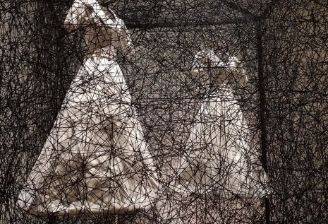 Japanska umetnica Ćiharu Šiota (Chiharu Shiota) izlaže u Hayward galeriji u Londonu