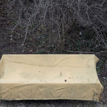 ,,Ovo nije to mesto“: Fotografije i video-radovi Stefane Savić o mestu, sećanju i identitetu