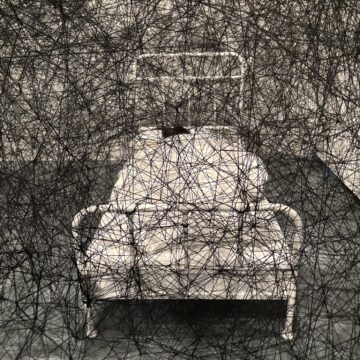 Threads of Life: Japanese Artist Chiharu Shiota Weaves Memory and Fragility at London’s Hayward Gallery